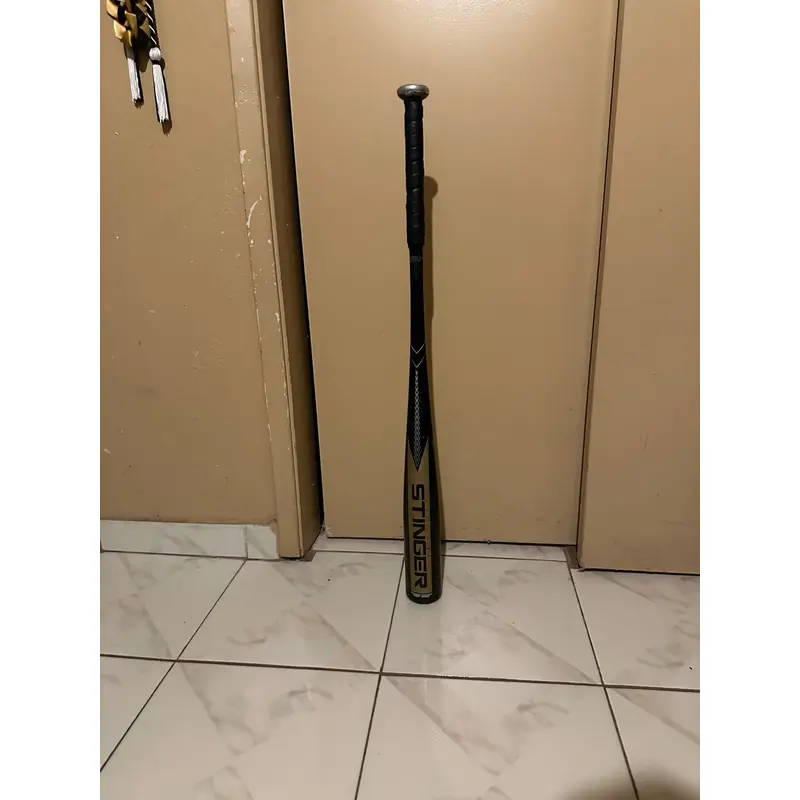 Used  Stinger BBCOR Certified Alloy 30 oz 33" Nuke Bat