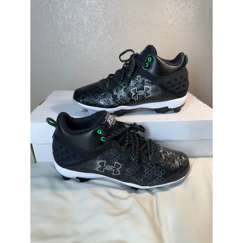 Bryce Harper 8 Cleats Size M 10.5 Under Armour Molded Cleats Cleats (New)