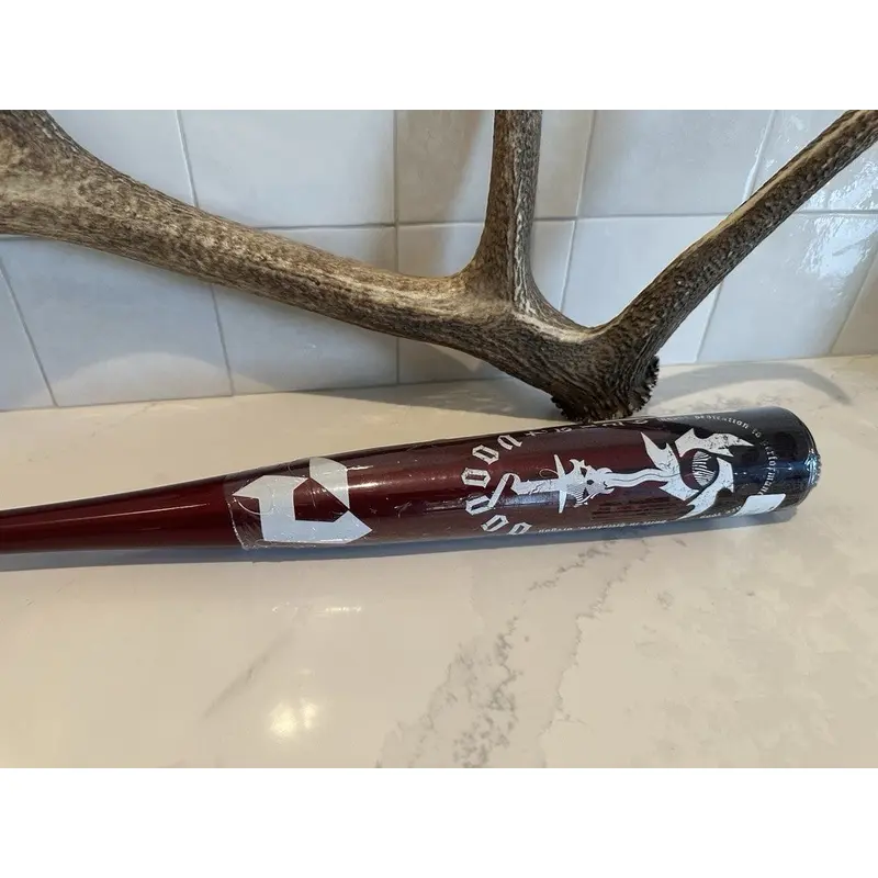 NIW 2025 DeMarini Voodoo One 32/29 (-3) BBCOR Baseball Bat