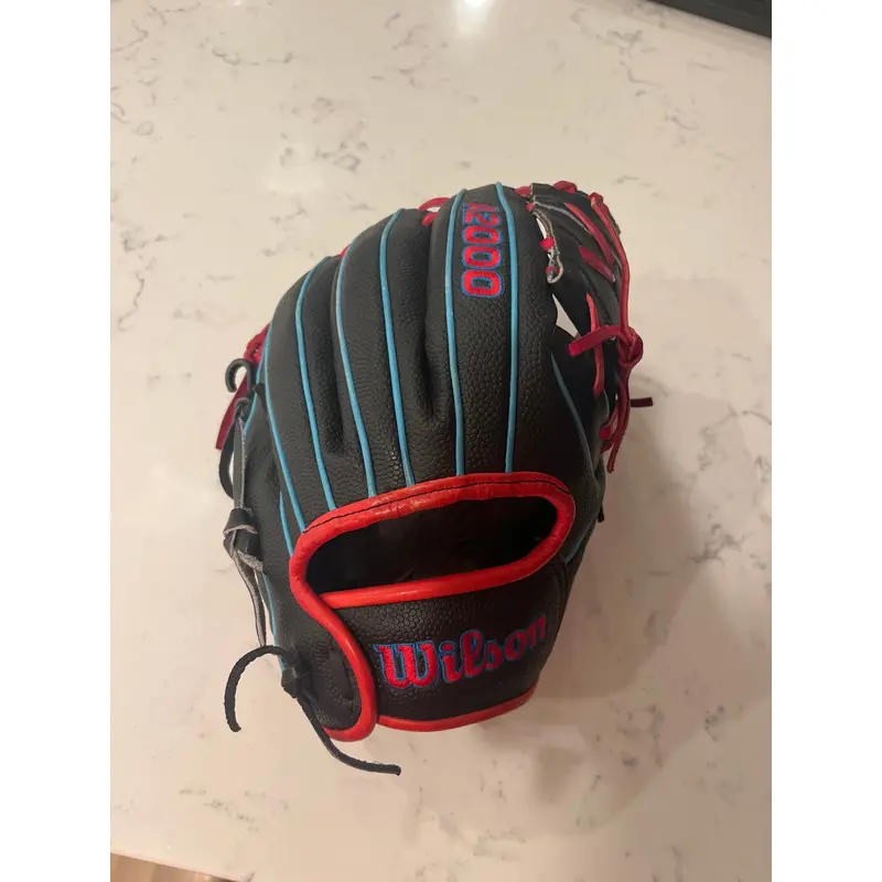 Used 2022 Pitcher's 11" A2000 Baseball Glove