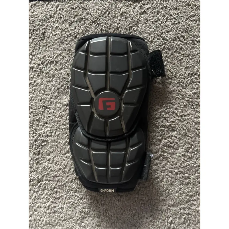 Black Junior  Elbow Protection (Used)