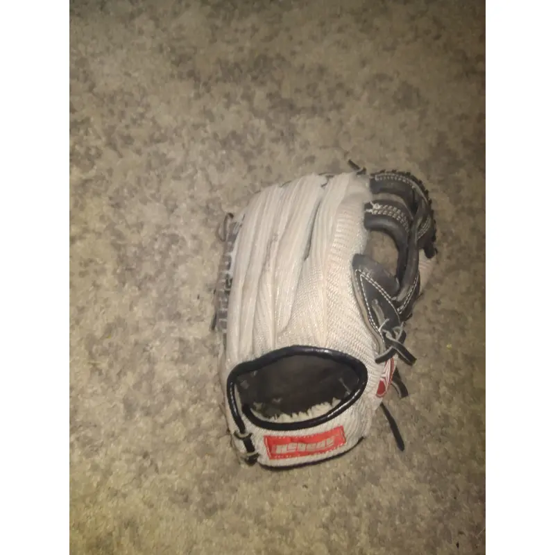 Used Right Hand Throw Infield Baseball Glove 11.75"