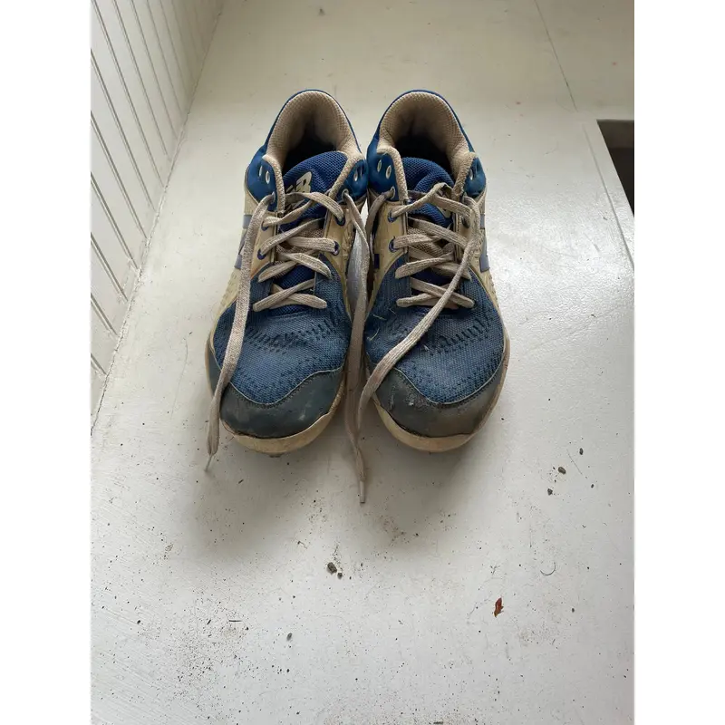 Baseball metal cleats
