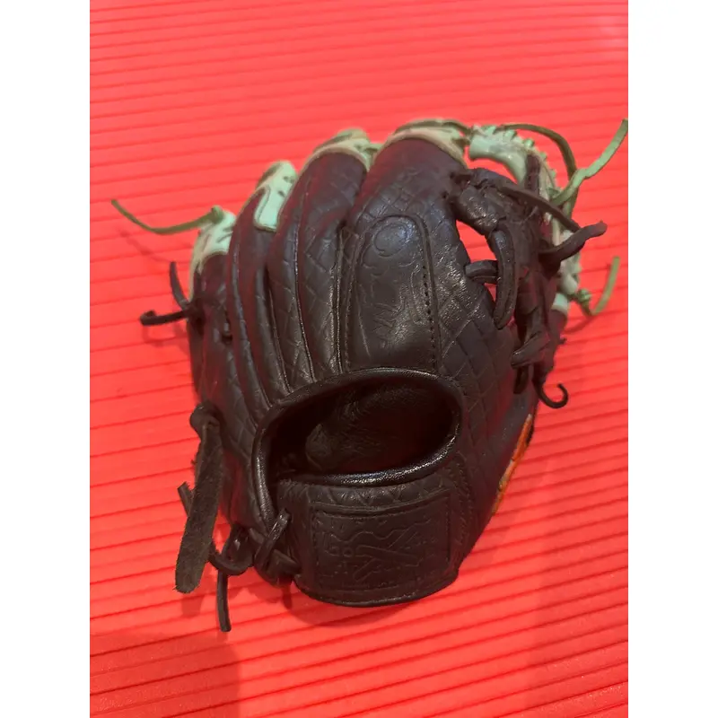 RH Infield Baseball Glove 11.5" (Used)