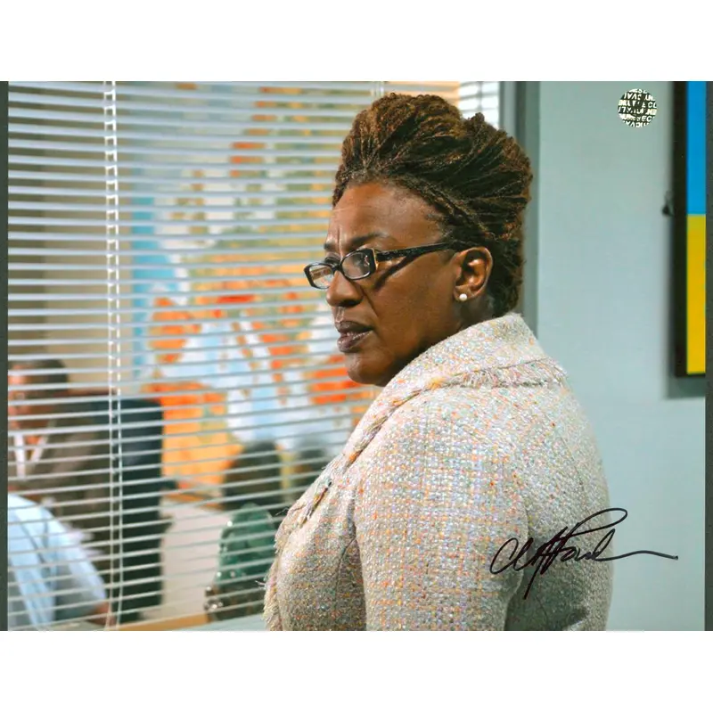 CCH Pounder Warehouse 13 Authentic Signed 8x10 Photo Wizard World #022093