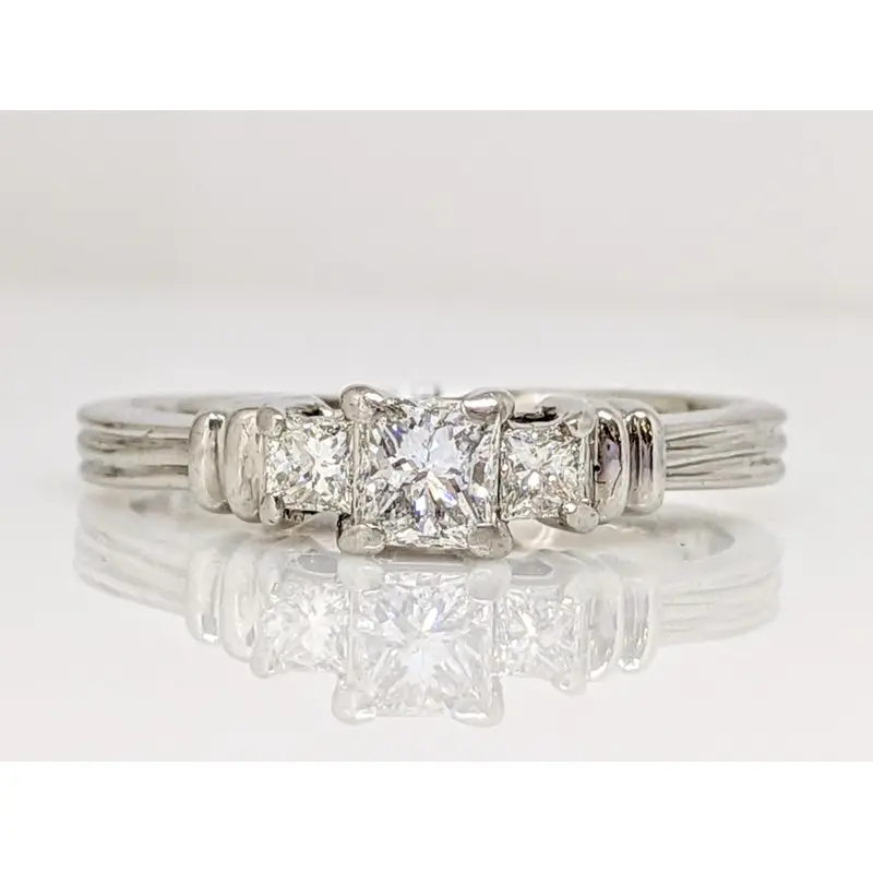 PLATINUM .58 CARAT TOTAL WEIGHT VS1 G DIAMOND PRINCESS CUT (3) ESTATE RING 5.2 GRAMS