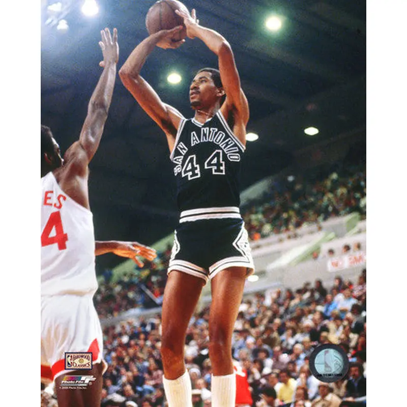 George Gervin "Jumper" (1978) San Antonio Spurs Premium Poster Print - Photofile Inc.