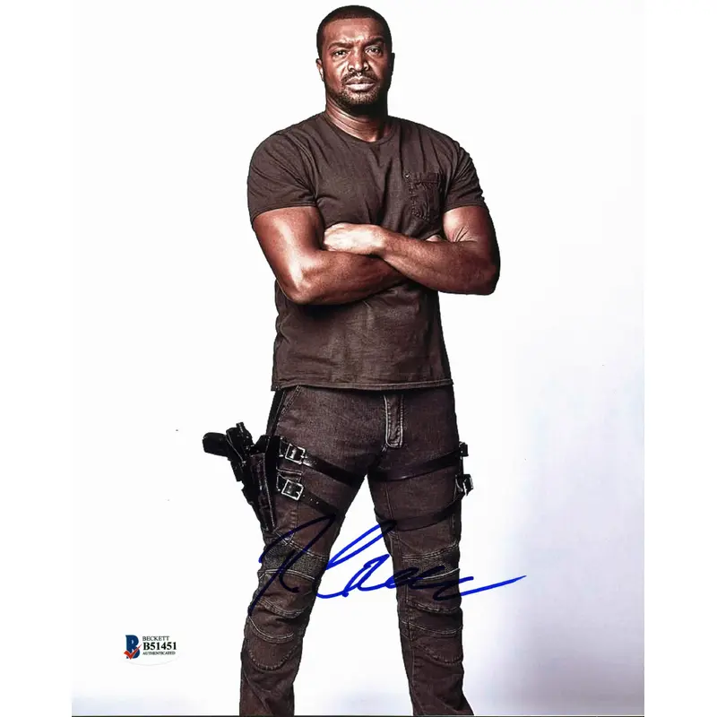 Roger Cross Dark Matter Authentic Signed 8X10 Photo Autographed BAS #B51451