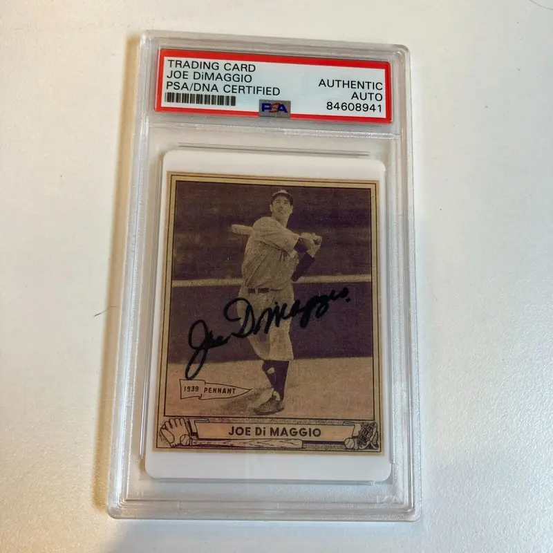 1940 Play Ball Joe Dimaggio Signed Porcelain Baseball Card PSA DNA Auto