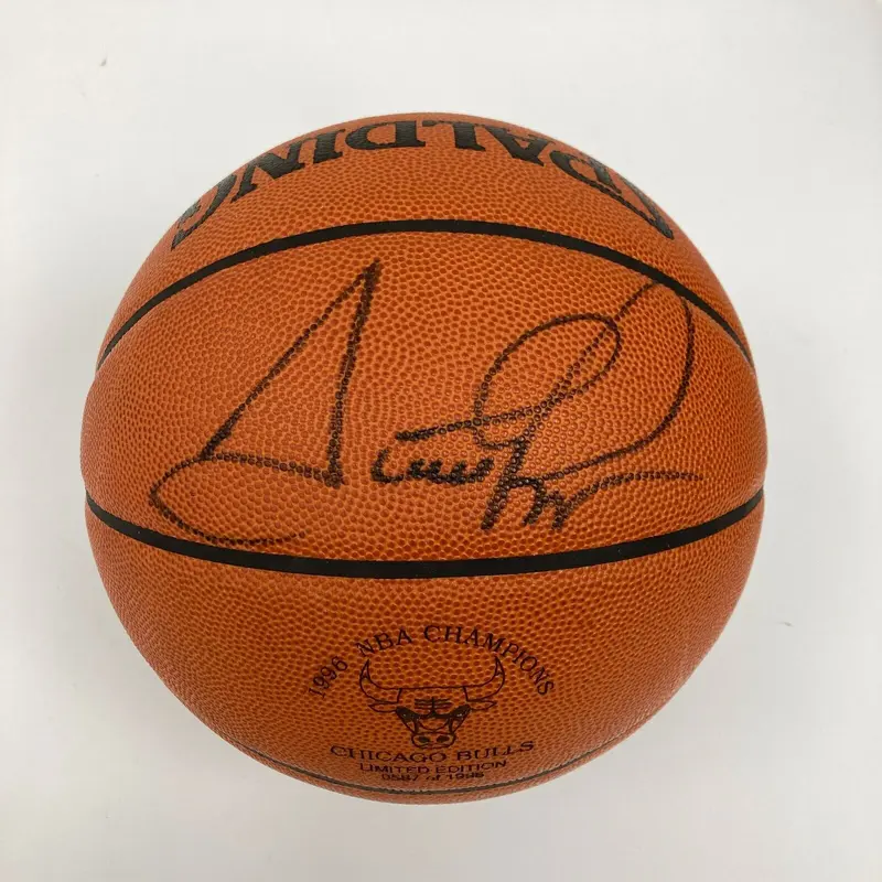 Scottie Pippen Signed 1996 Bulls Spalding Official NBA Game Basketball PSA DNA