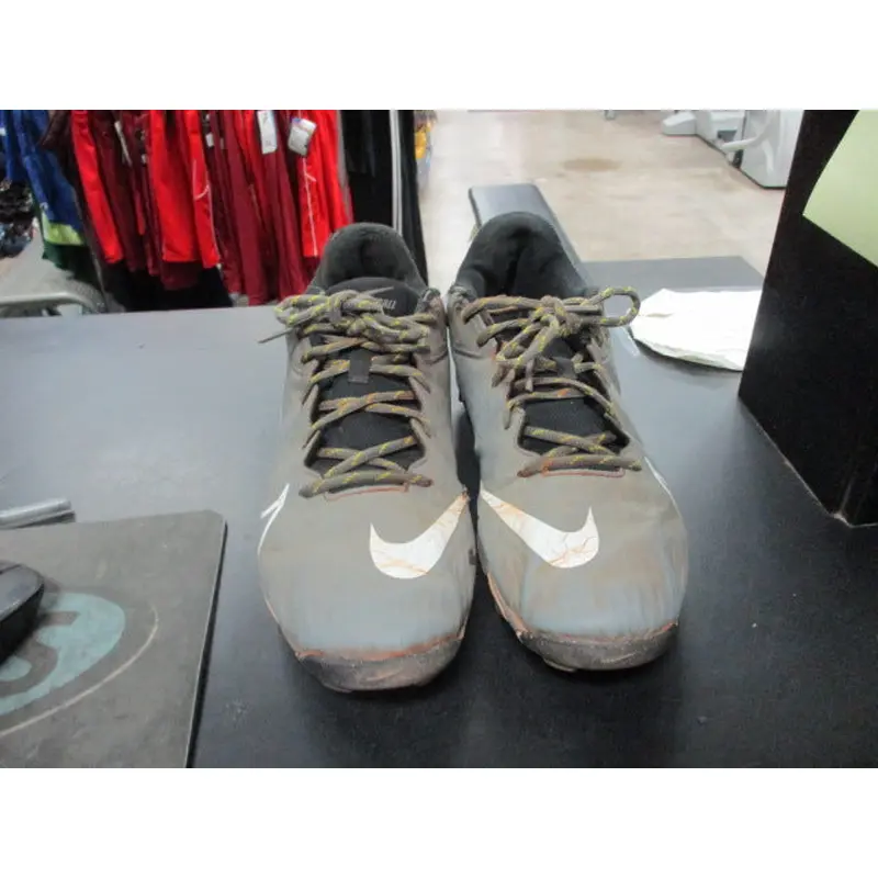 Used Nike Hyper Diamond 4 Size 11 Cleats (Has Wear)