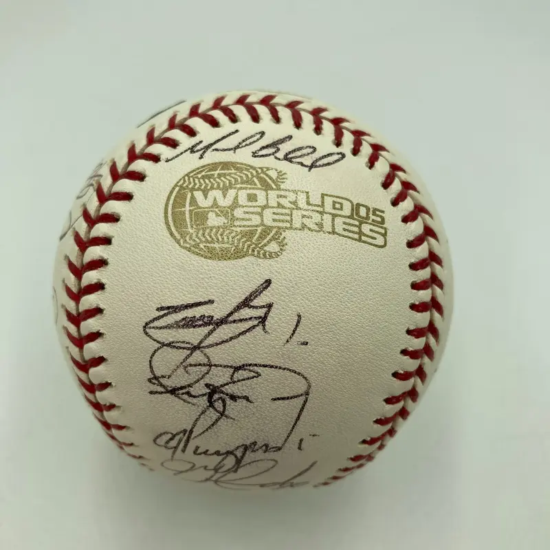 2005 Chicago White Sox Team Signed World Series Baseball MLB Authenticated Holo