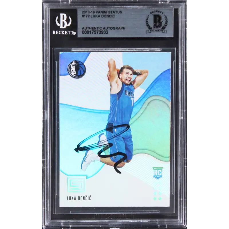Mavericks Luka Doncic Signed 2018 Panini Status #172 Rookie Card BAS Slabbed