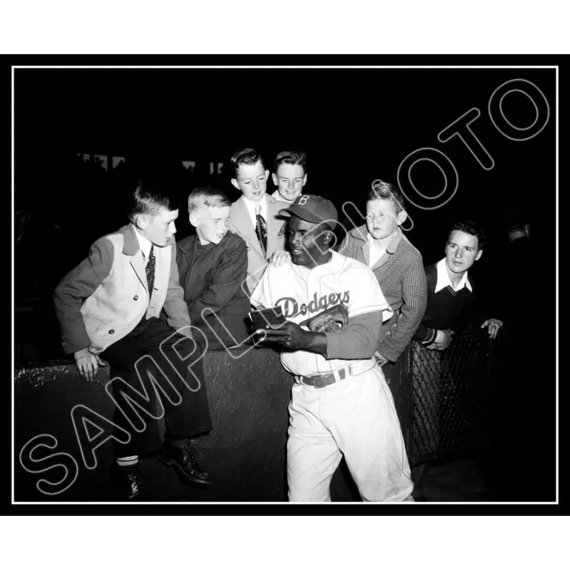 Jackie Robinson 8X10 Photo - Brooklyn Dodgers - 640
