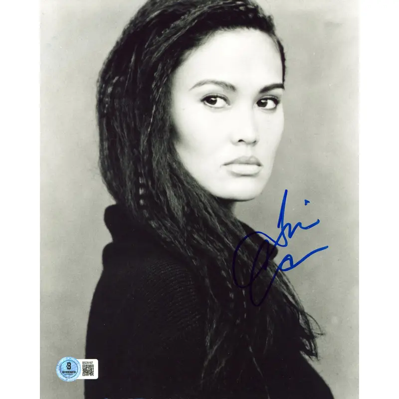 Tia Carrere Wayne's World Authentic Signed 8x10 Vertical Photo BAS #BS29187