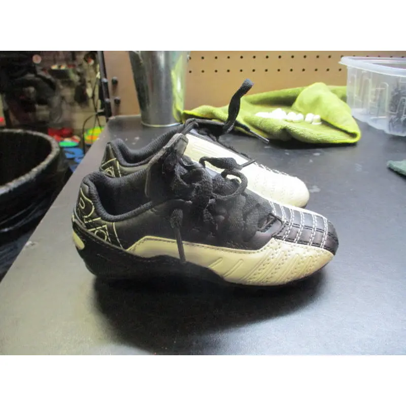 Xara Soccer Cleats Youth Size 10