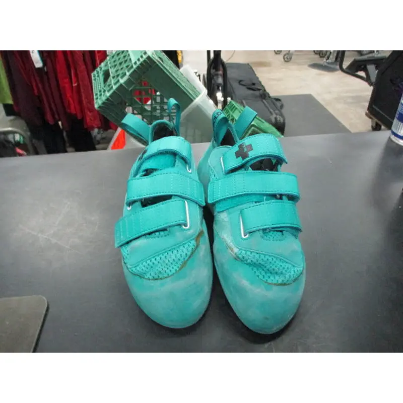 Used So Ill Size 8 Climbing Shoes