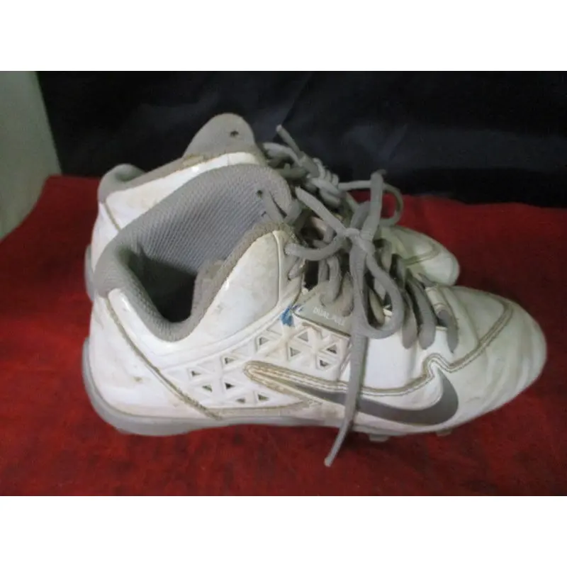 Used Nike White Lacrosse Cleats Size 3