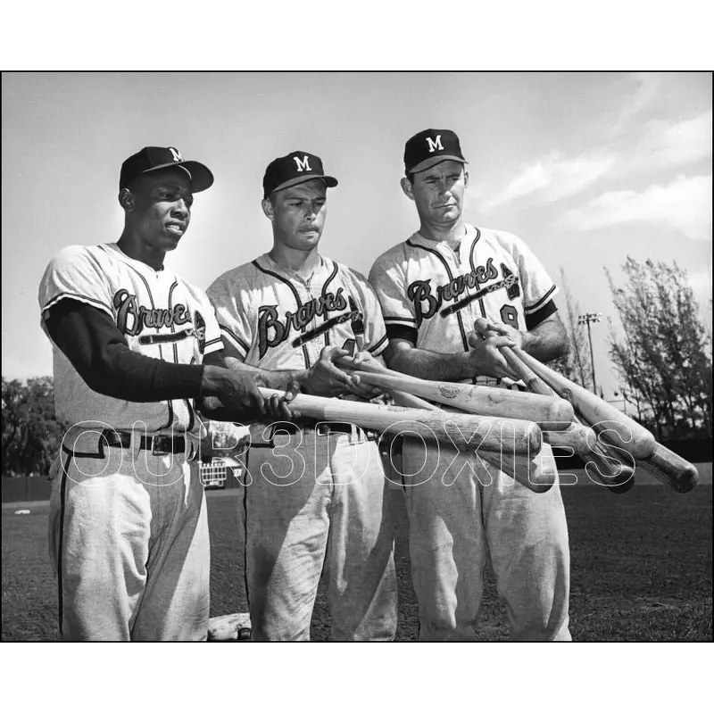 Hank Aaron Mathews Adcock 8X10 Photo - 1961 Milwaukee Braves - 1636