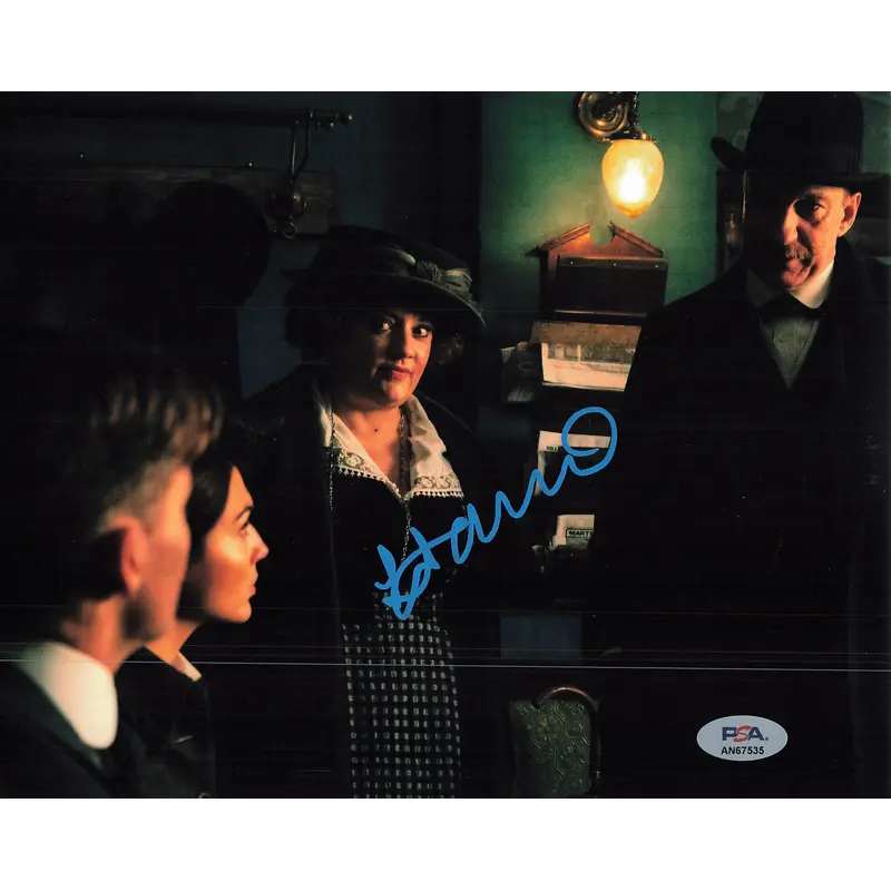 Lucy Davis signed 8x10 photo PSA/DNA Autographed Actress