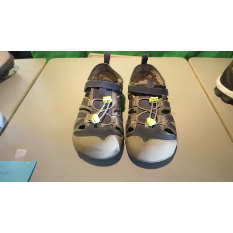 Used Keen Size 5 Hiking Sandals