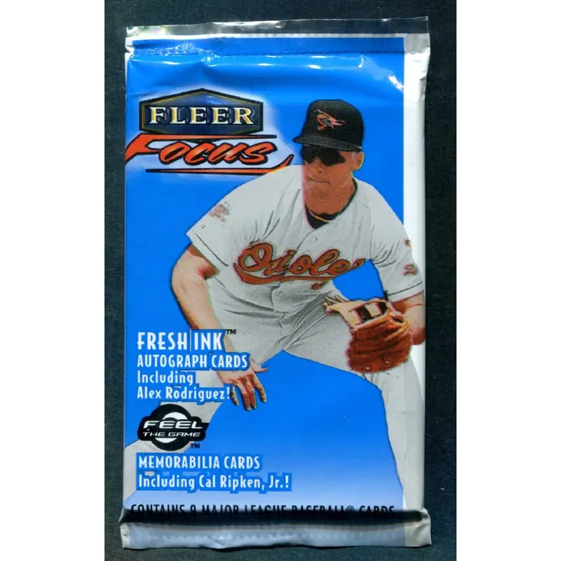 2000 Fleer Focus Baseball Unopened Pack (9 Cards)