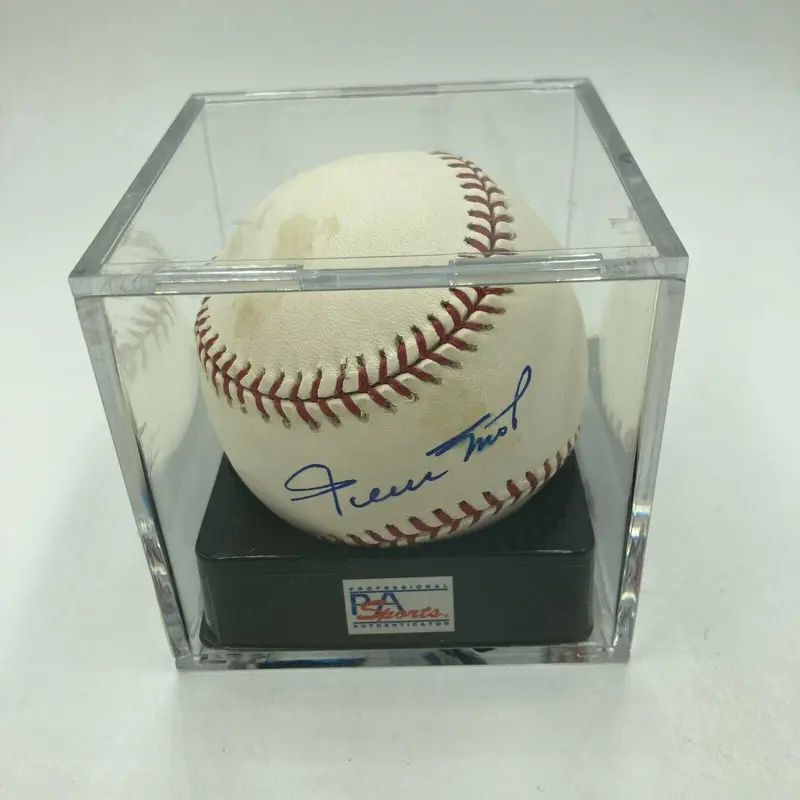 Willie Mays Signed Major League Baseball PSA DNA Graded 10