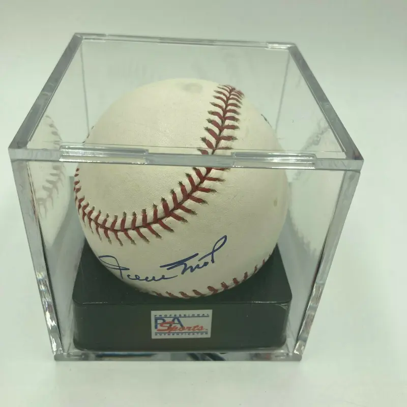 Willie Mays Signed Major League Baseball PSA DNA Graded MINT 9.5 10 Auto