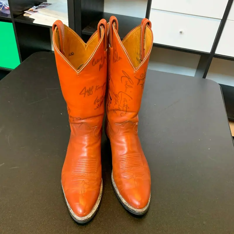1980 Denver Broncos Team Signed Pair Of Vintage Bronco Cowboy Boots