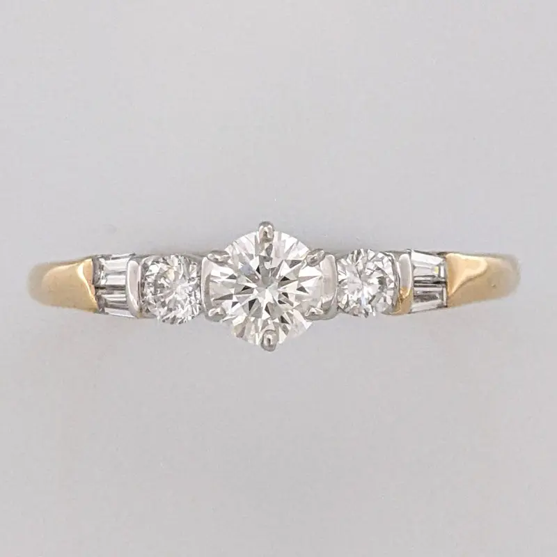 14K .55 CARAT TOTAL WEIGHT SI1-I1 H DIAMOND ROUND (7) ESTATE RING 2.1 GRAMS