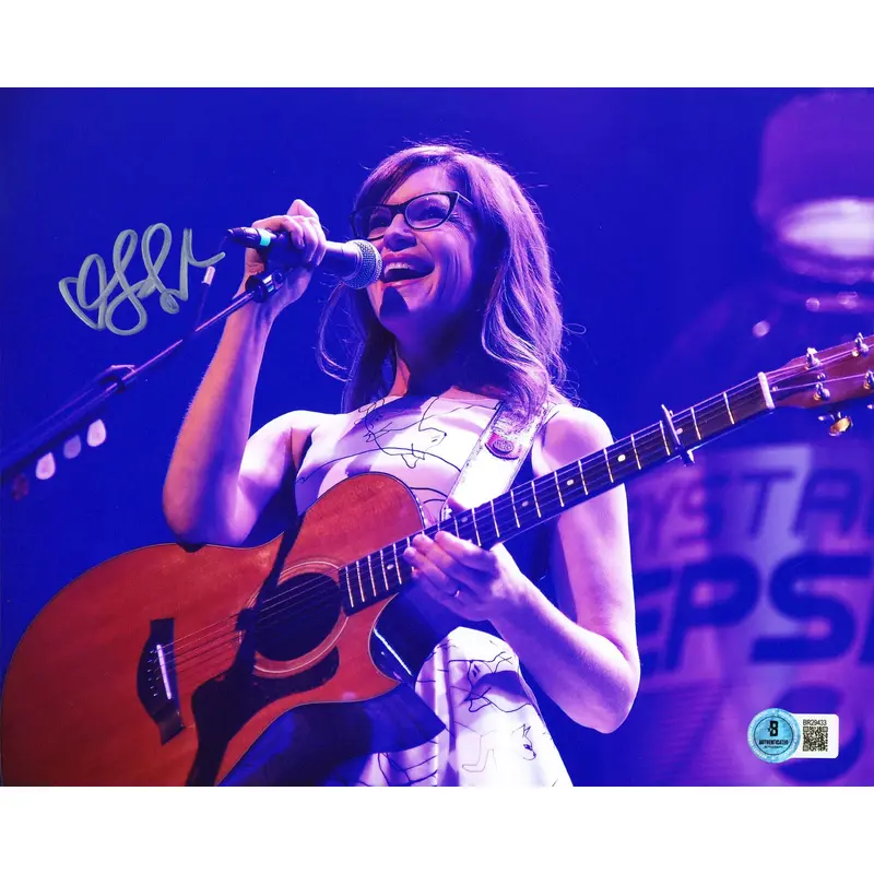 Lisa Loeb Musician Authentic Signed 8x10 Horizontal Photo BAS #BR29433