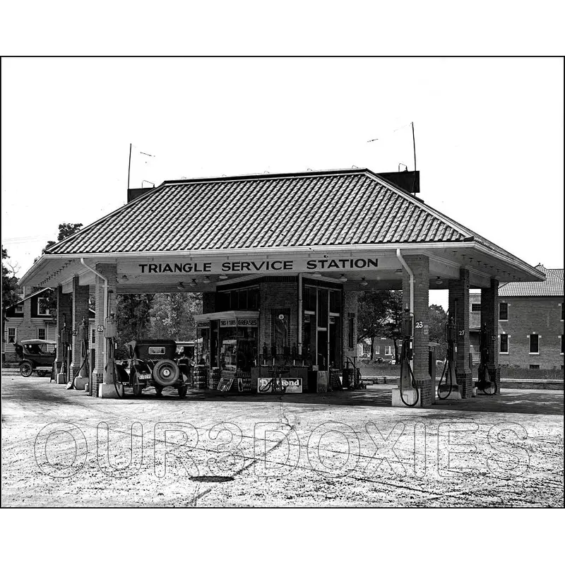 1925 Triangle Gas Station 8X10 Photo - 3051