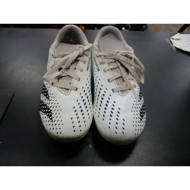 Used Adidas Predator Size 3.5 Soccer Cleats