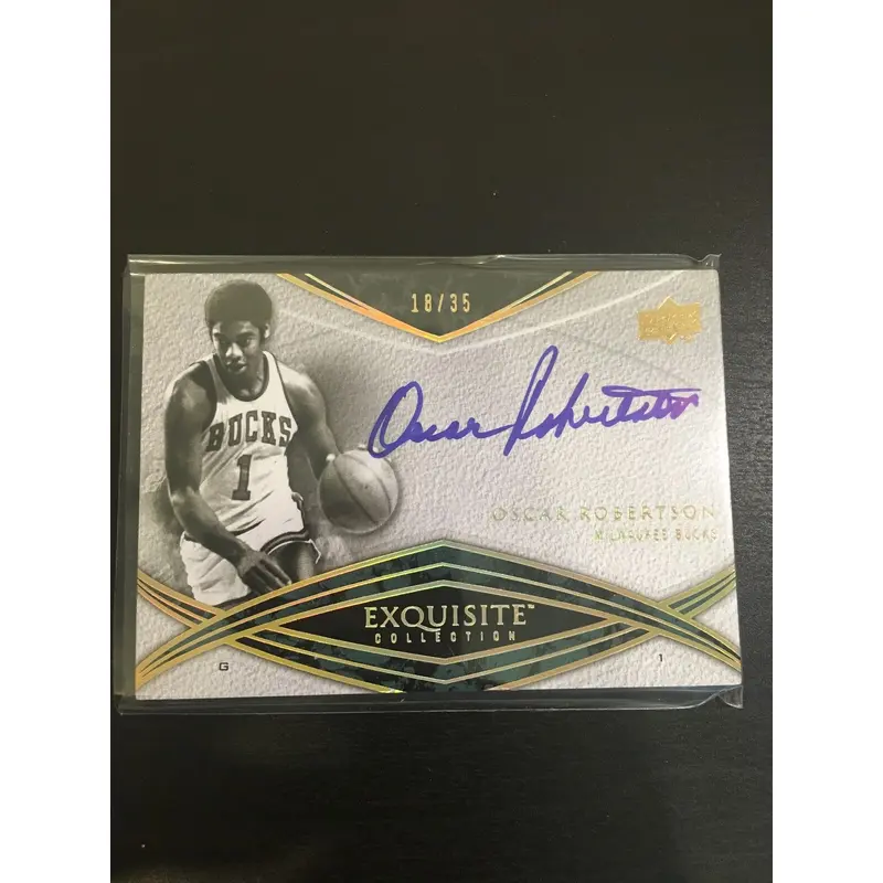 2008-09 UD Exquisite Collection Oscar Robertson Auto Autograph Bucks /25