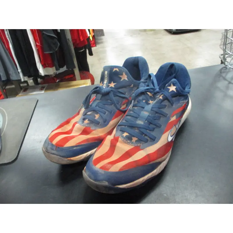 Used BoomBah Cleats Size 8 (Cleats Are Worn)