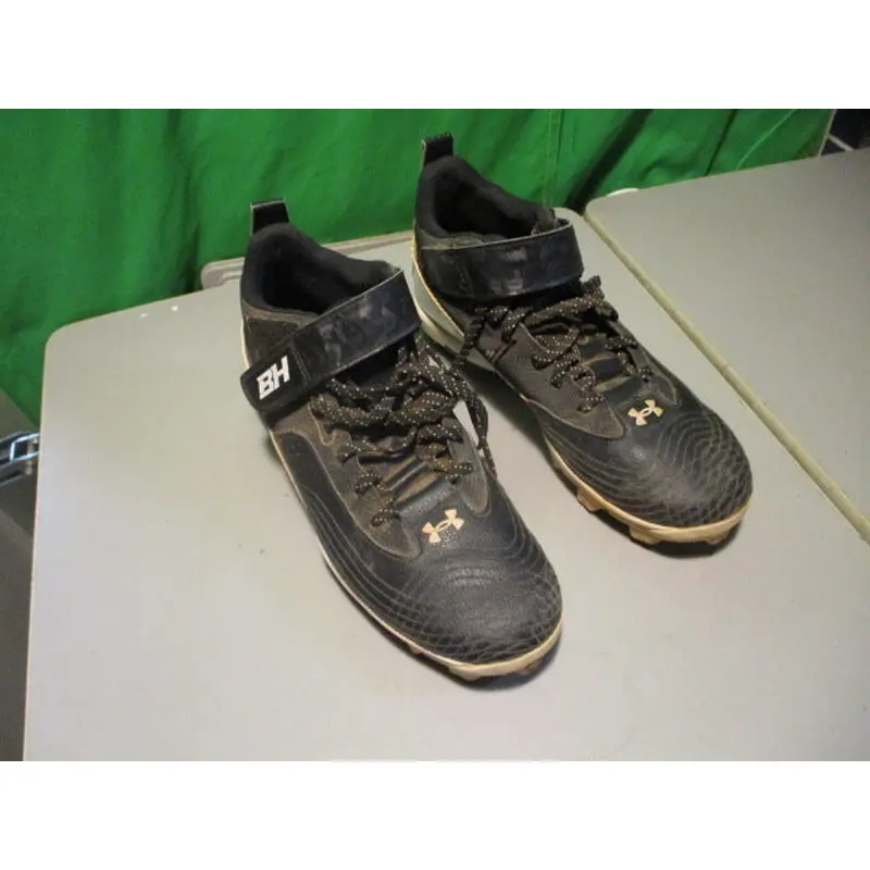 Used UnderArmour BH Cleats Size 8