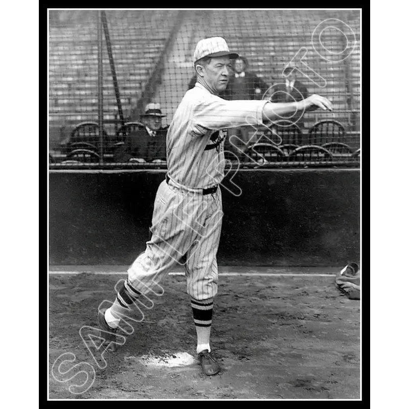 Grover Cleveland Alexander 8X10 Photo - 1928 St. Louis Cardinals - 97